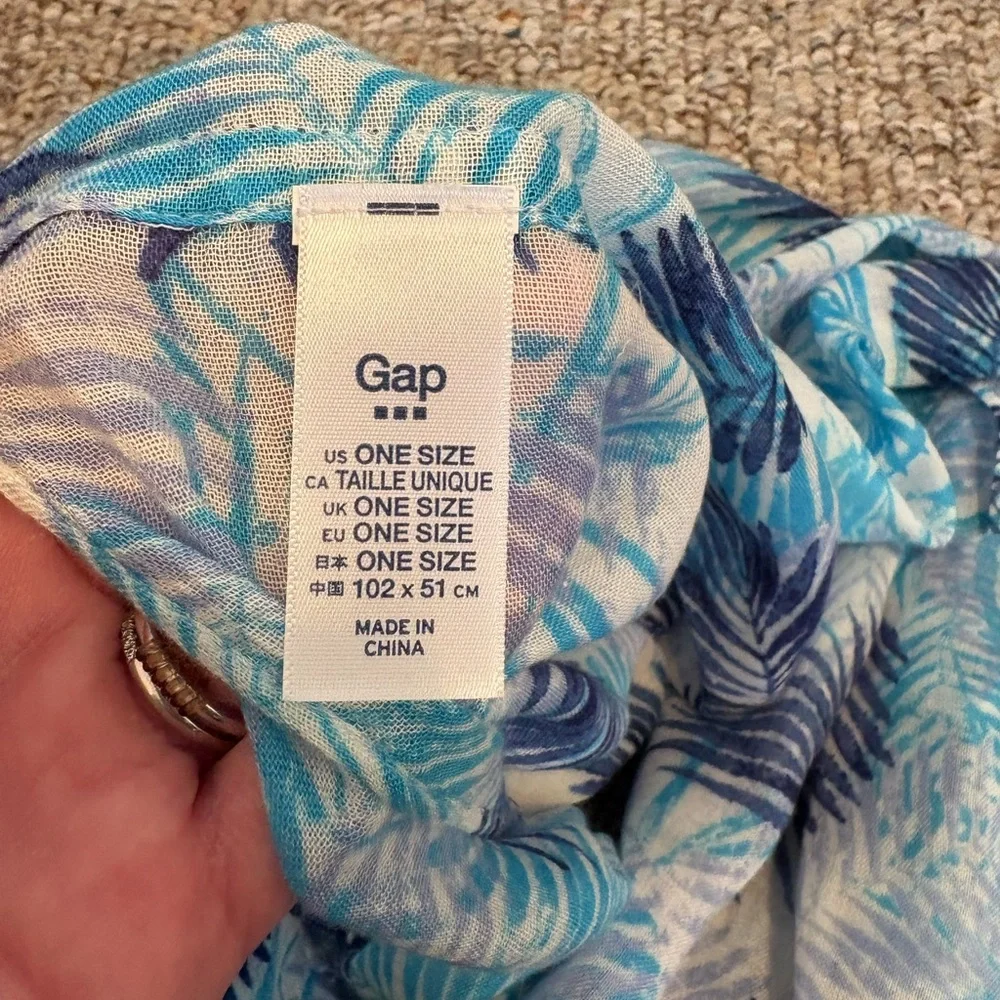 Gap Blue Infinity‎ Scarf